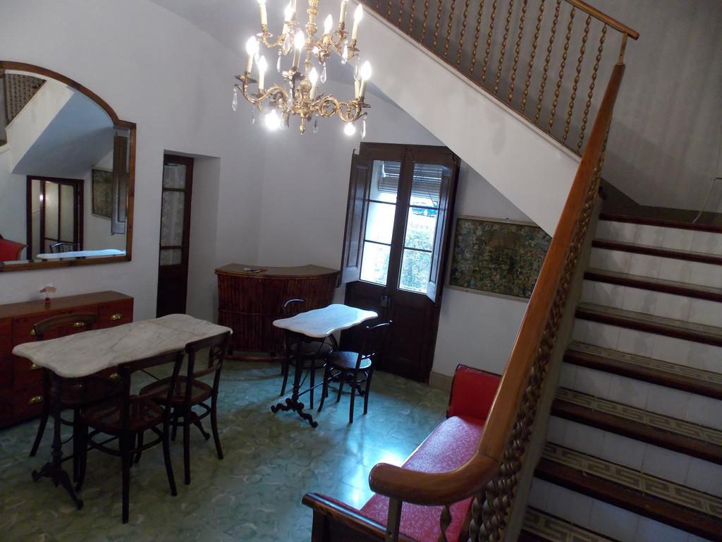Hostal Cal Pla Sant Llorenc Savall エクステリア 写真