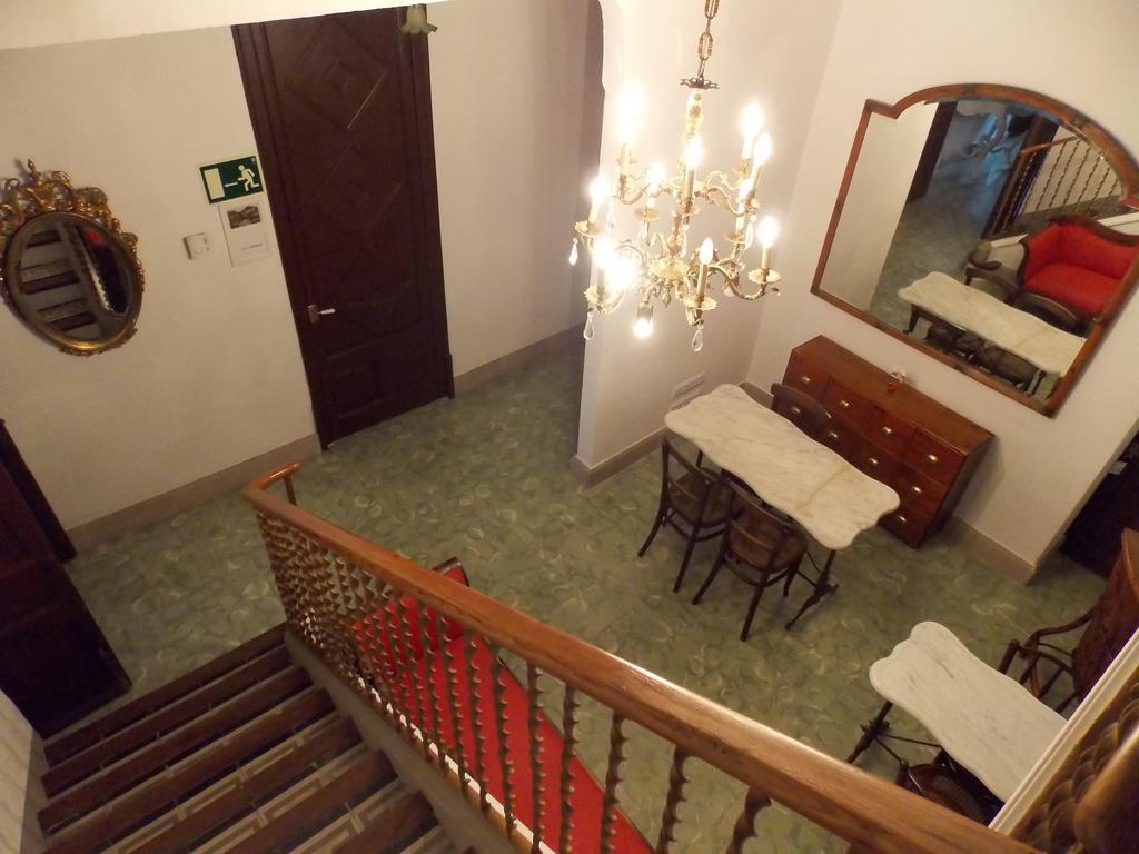 Hostal Cal Pla Sant Llorenc Savall エクステリア 写真